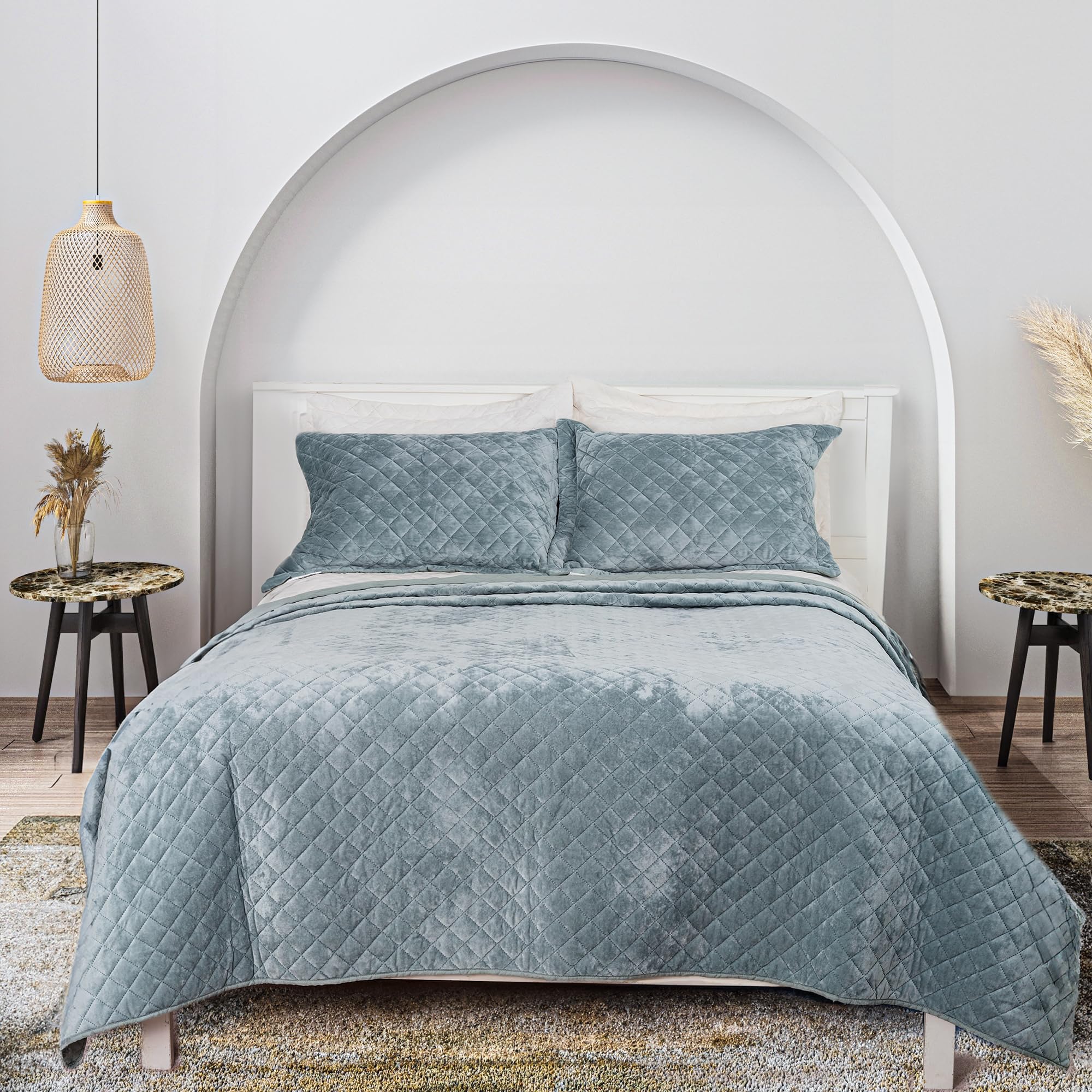 Luxury Velvet King Quilt Set, Ultra Soft Lightweight with 2 Shams Diamond Pattern, for All Season, Aqua Green