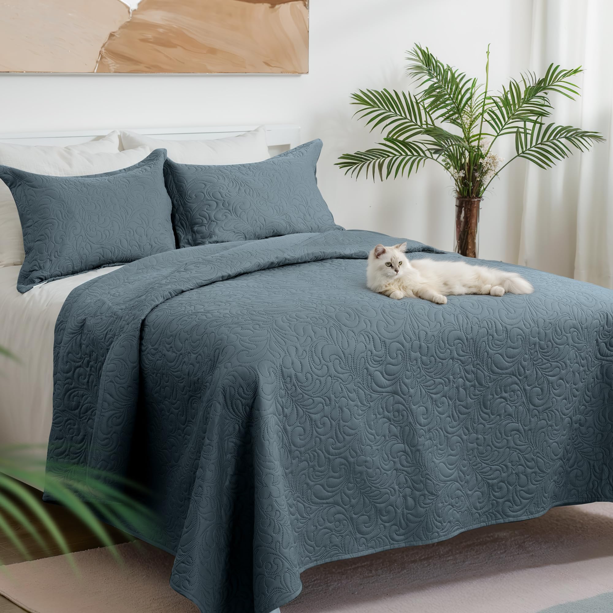 King Quilt Bedding Set, Lightweight Quilts King Size for All Seasons, Soft Microfiber Bedspreads Coverlets Bed Cover with Pattern, 3 Piece, Blue